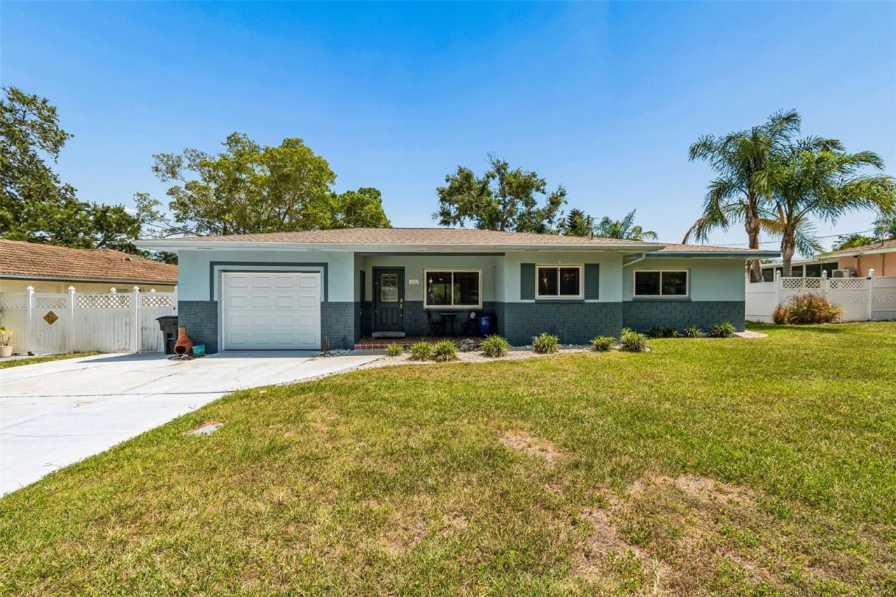 3282 Honeysuckle Rd , Largo, FL 33770 Photo