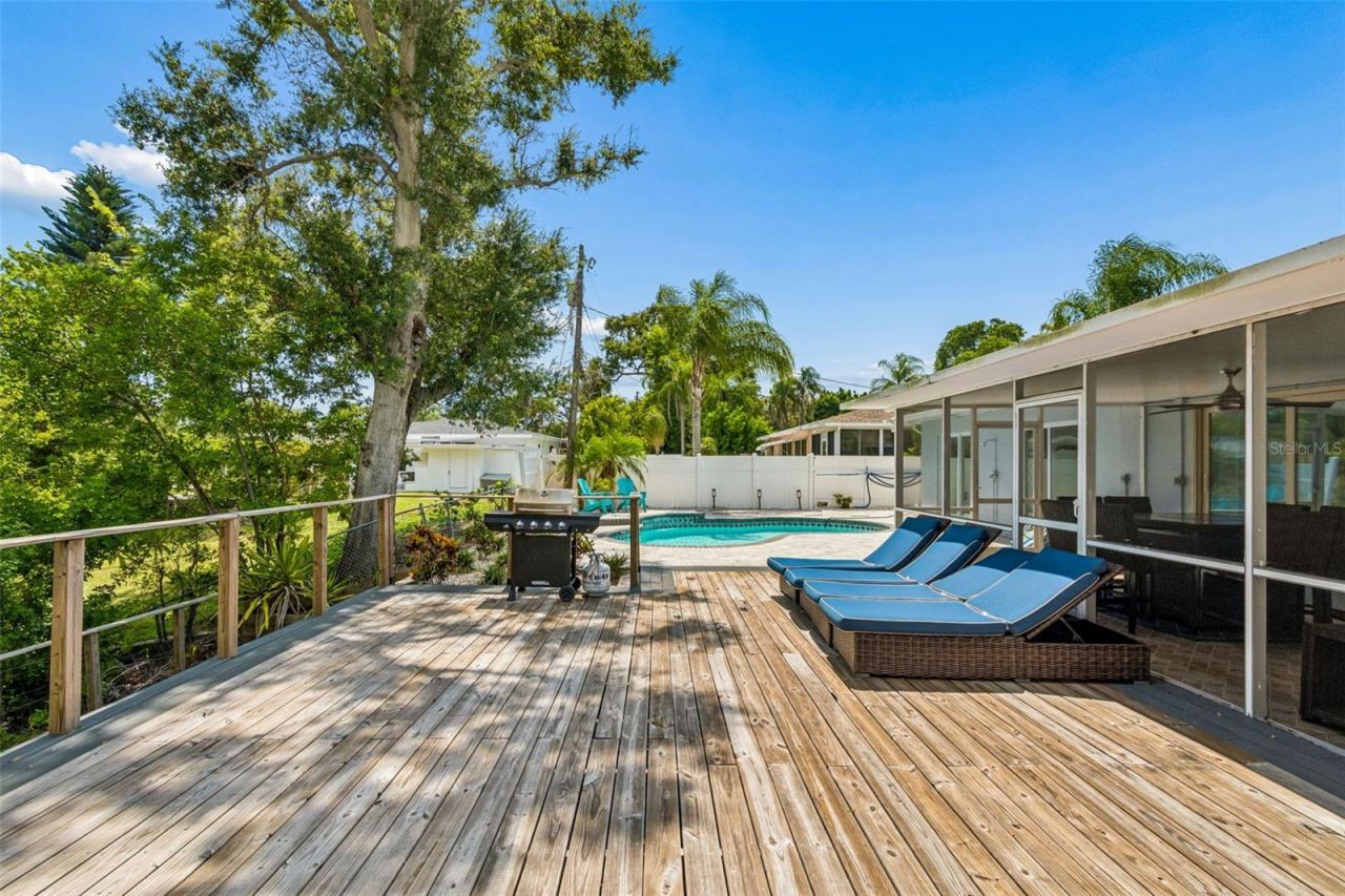 3282 Honeysuckle Rd , Largo, FL 33770 Photo