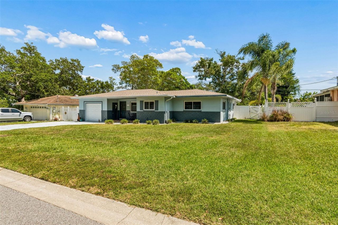 3282 Honeysuckle Rd , Largo, FL 33770 Photo
