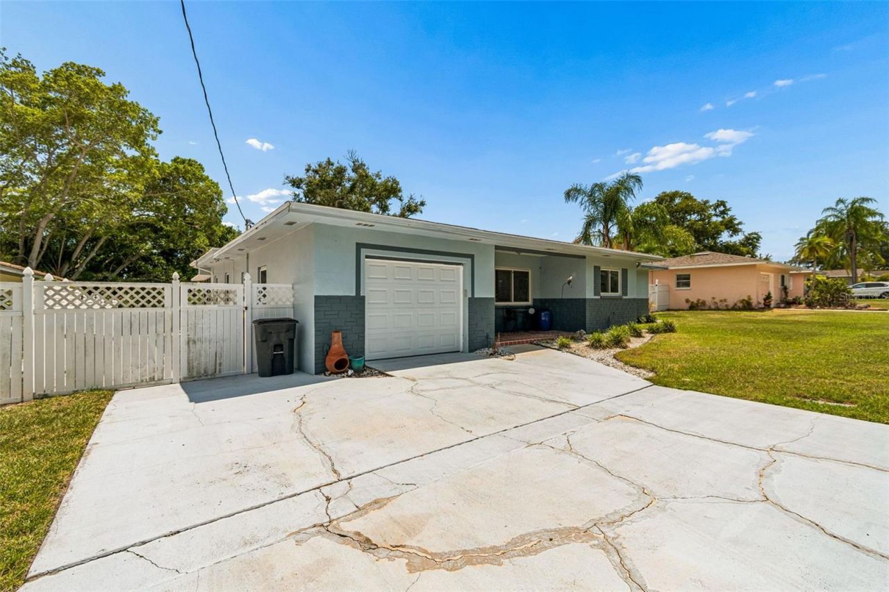 3282 Honeysuckle Rd , Largo, FL 33770 Photo