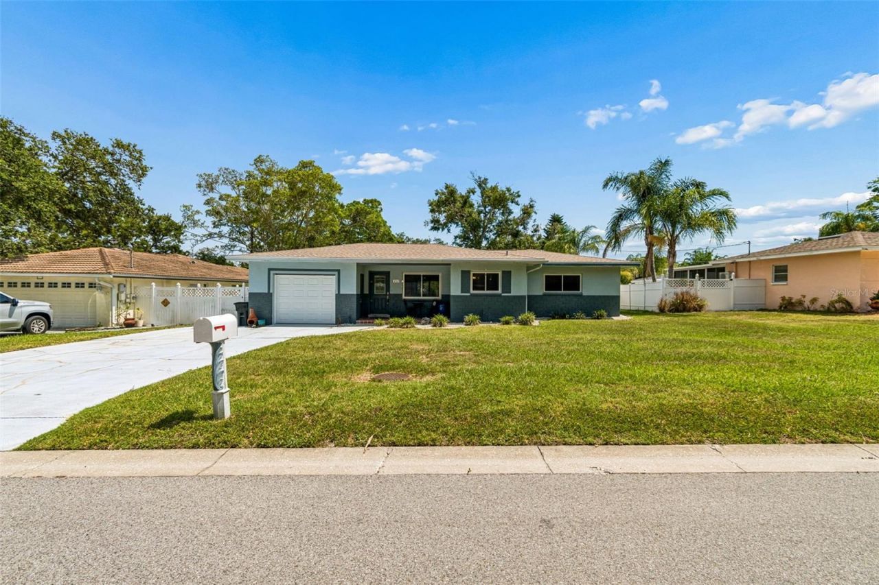 3282 Honeysuckle Rd , Largo, FL 33770 Photo