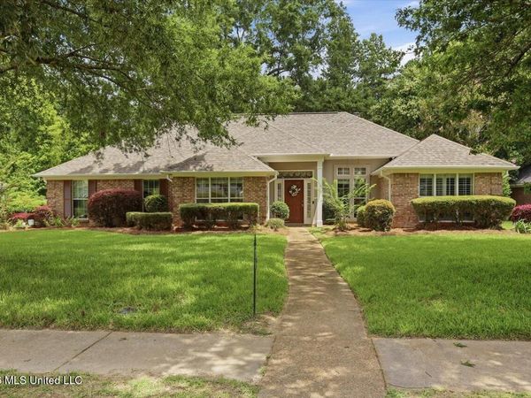 212 Cambridge Drive, Madison, MS 39110