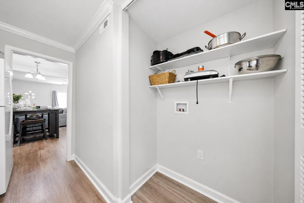 308 Percival Road Photo 9