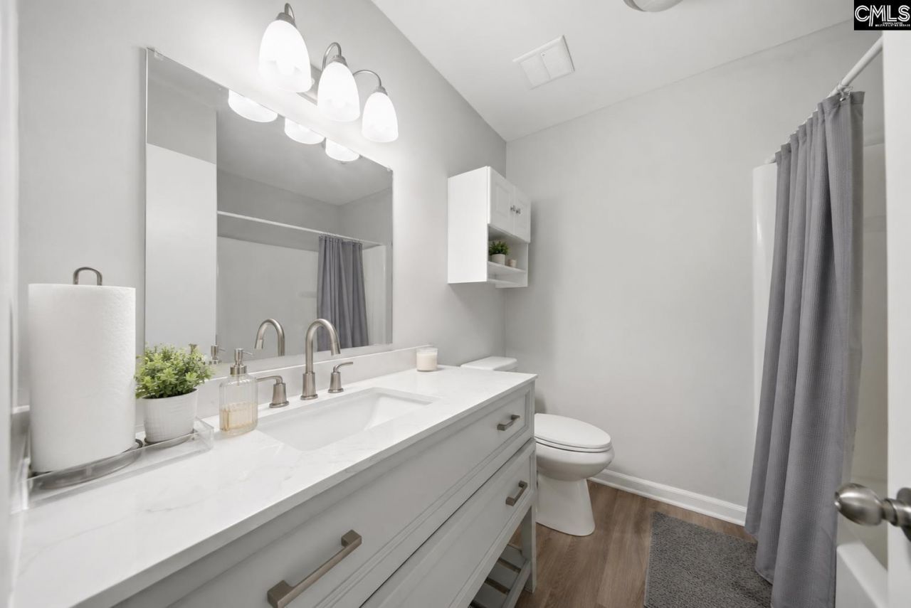 308 Percival Road Photo 12