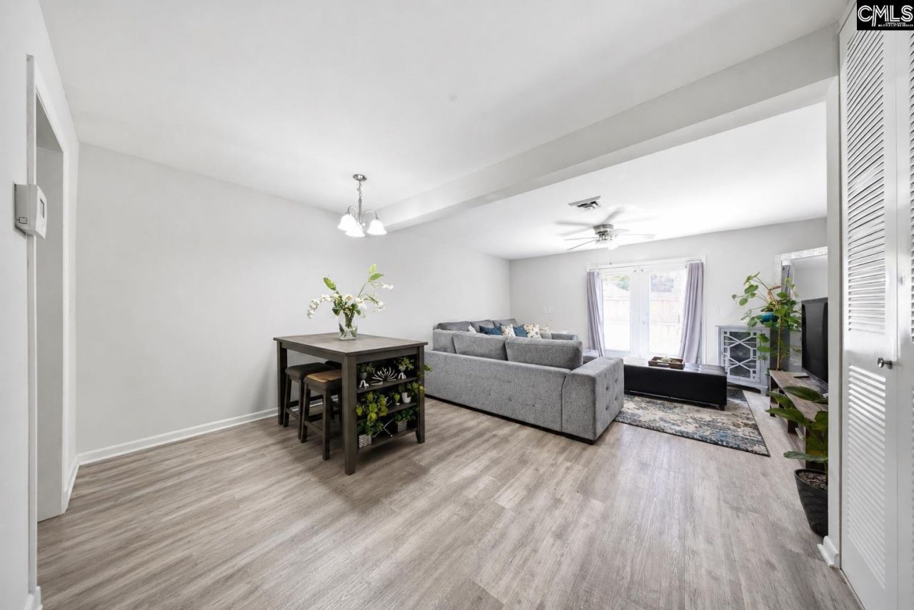 308 Percival Road Photo 6