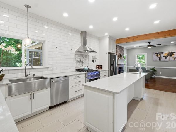 1112 Long Paw Lane, Charlotte, NC 28214