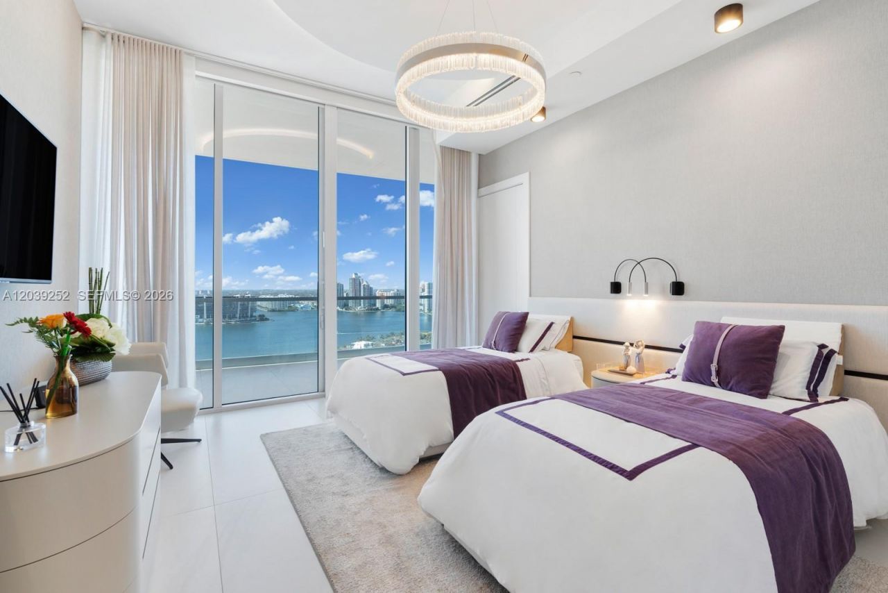 18501 Collins Ave, Unit 2304, Sunny Isles Beach, FL 33160 Photo
