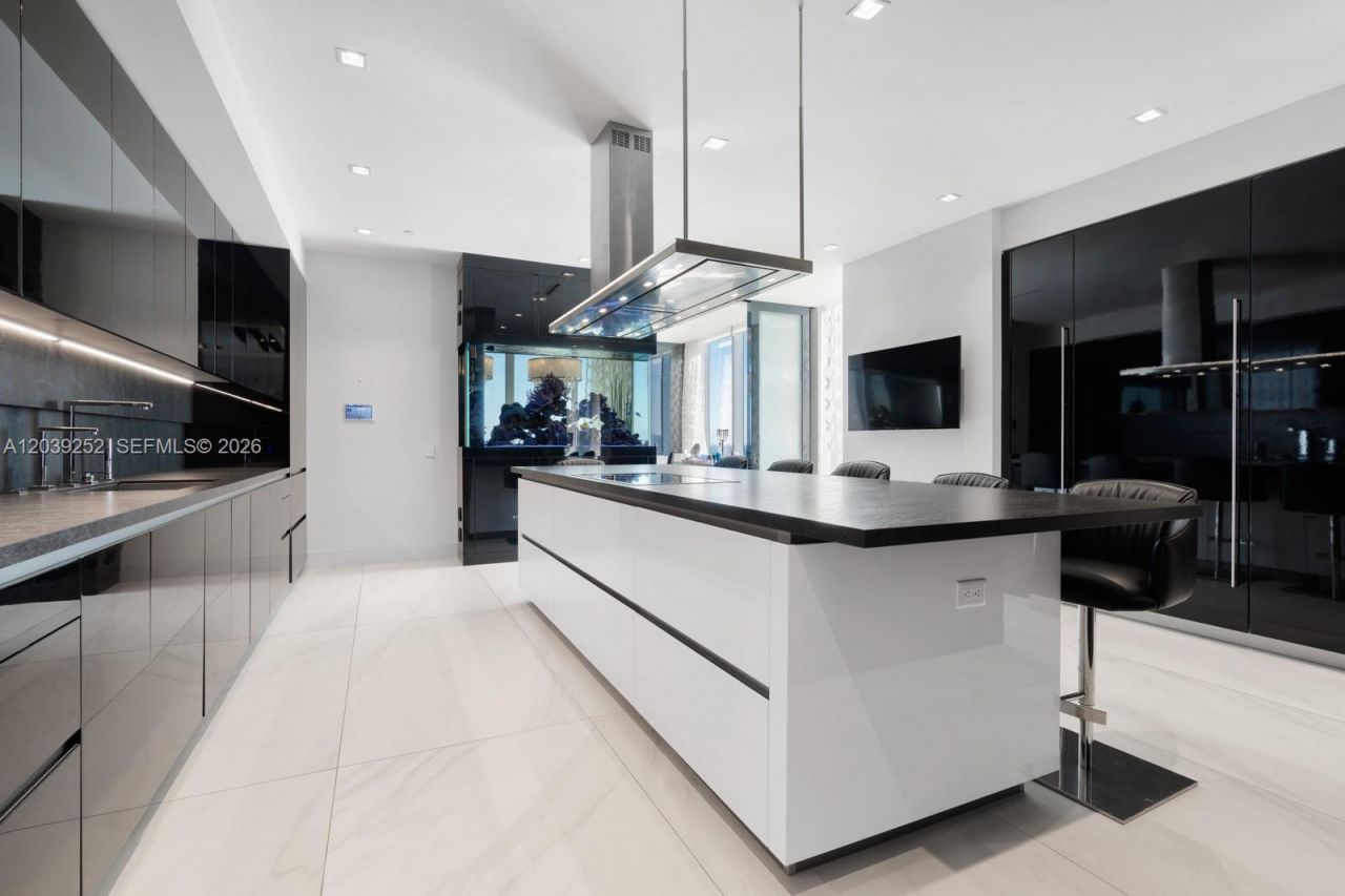18501 Collins Ave, Unit 2304, Sunny Isles Beach, FL 33160 Photo