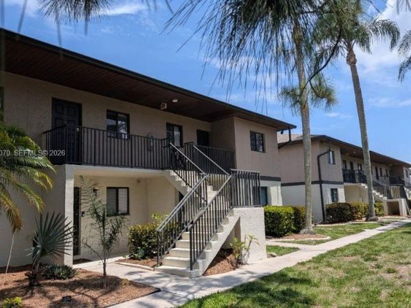 1210 HALL RD, Unit 208, North Fort Myers, FL 33903