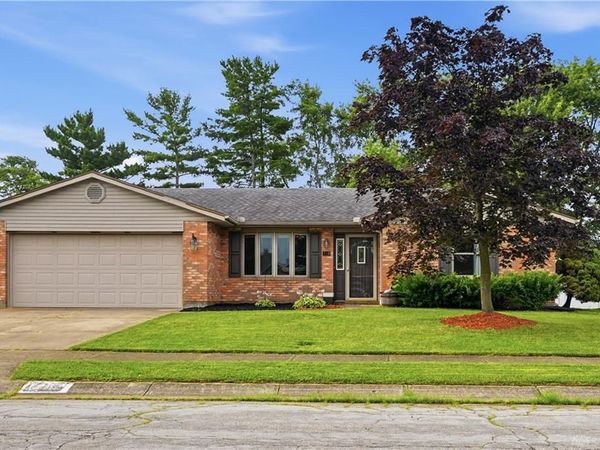718 Greyhound Drive, New Lebanon, OH 45345
