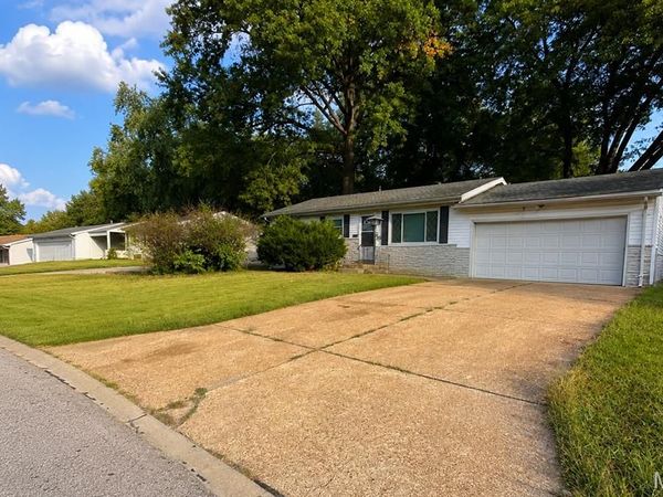 1457 Widefields Lane , St Louis, MO 63138