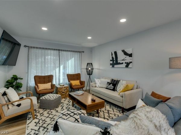 2000 Springview Drive , Las Vegas, NV 89146