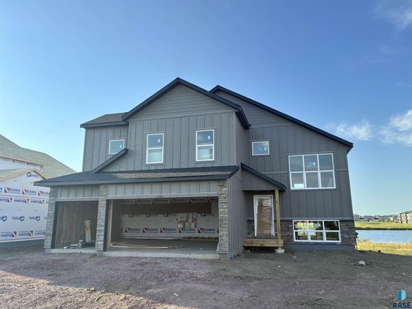 5616 E Ashwood Cir, Sioux Falls, SD 57108