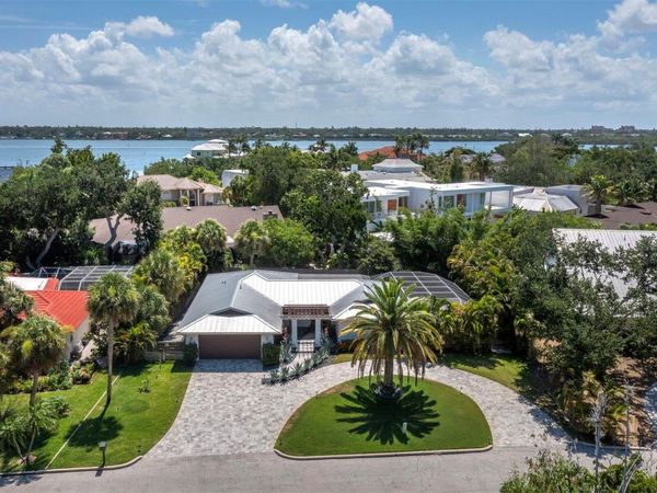 622 TROPICAL CIRCLE , SARASOTA, FL 34242