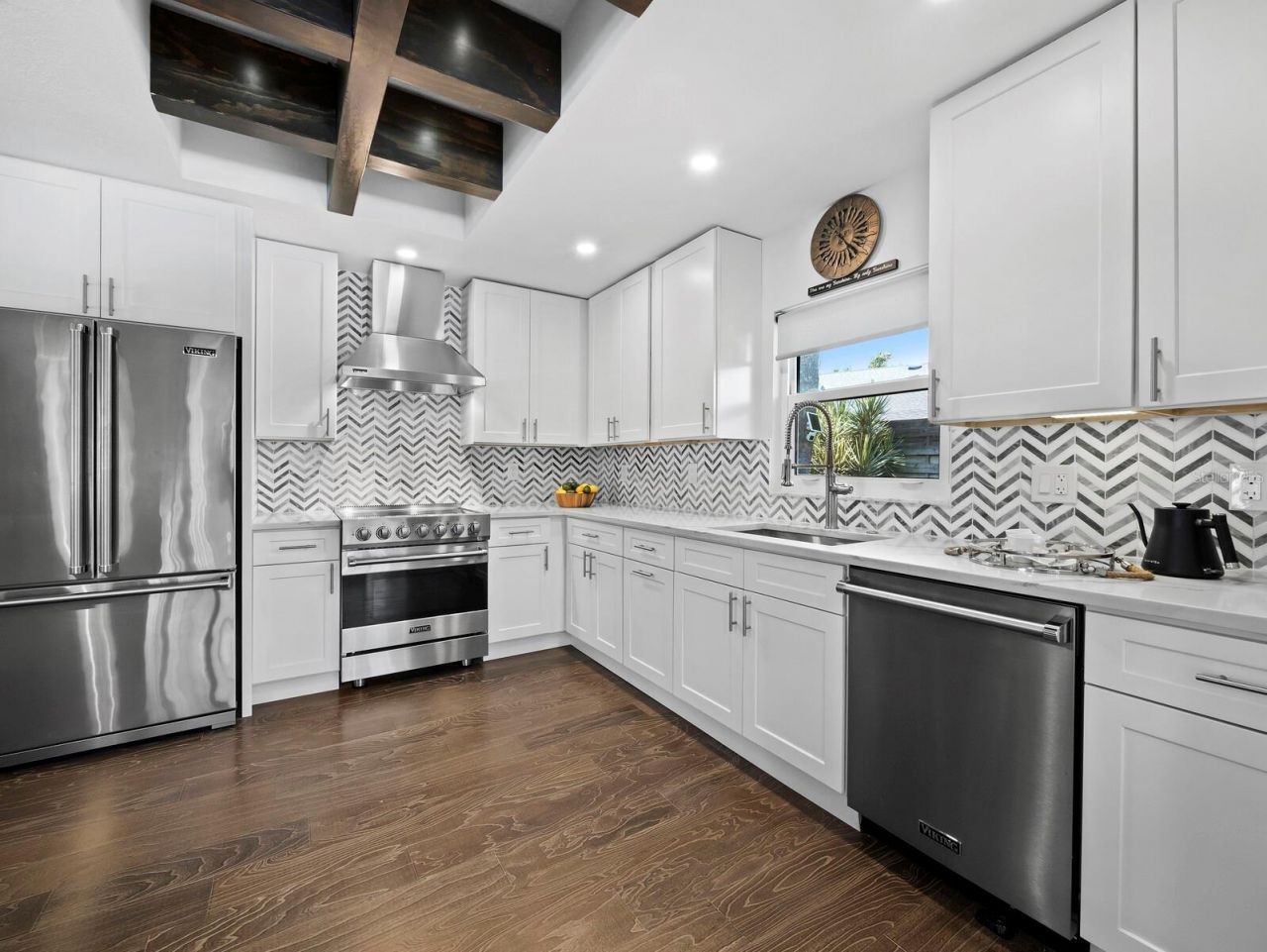 622 Tropical Circle, Sarasota, FL 34242 Photo