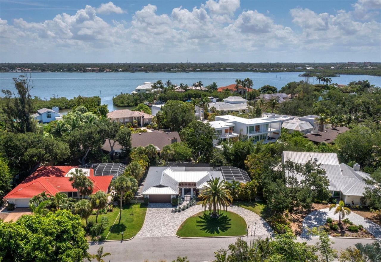 622 Tropical Circle, Sarasota, FL 34242 Photo