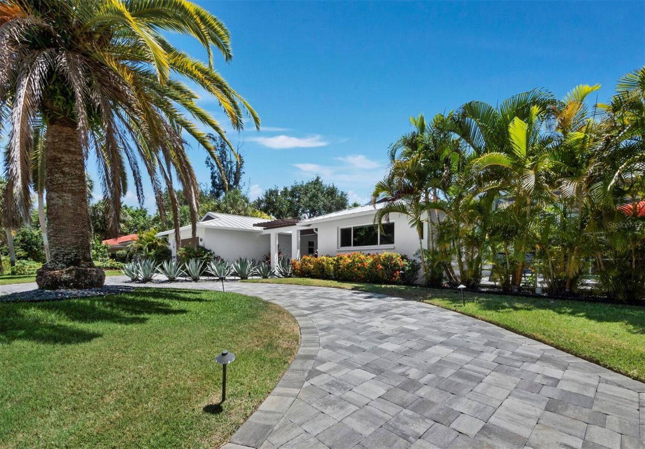 622 Tropical Circle, Sarasota, FL 34242 Photo