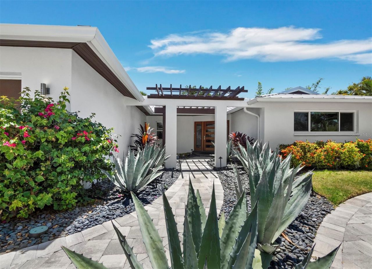 622 Tropical Circle, Sarasota, FL 34242 Photo