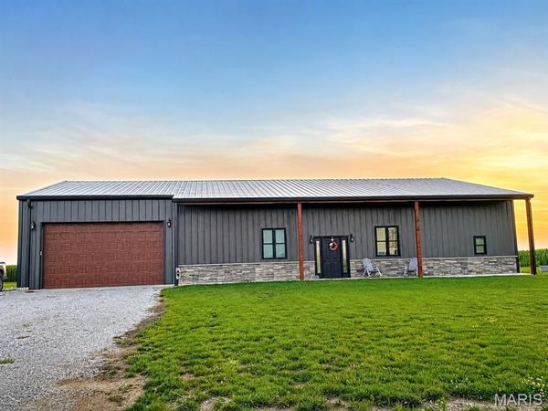 743 N 1100 Street , Shobonier, IL 62885