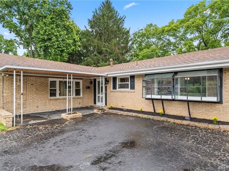 6006 Hyacinth Court, Miami Township, OH 45449 Photo 3