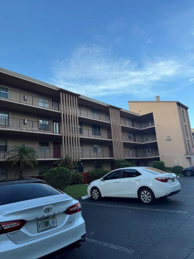 7591 NW 1st St, Unit 403, Margate, FL 33063 Photo