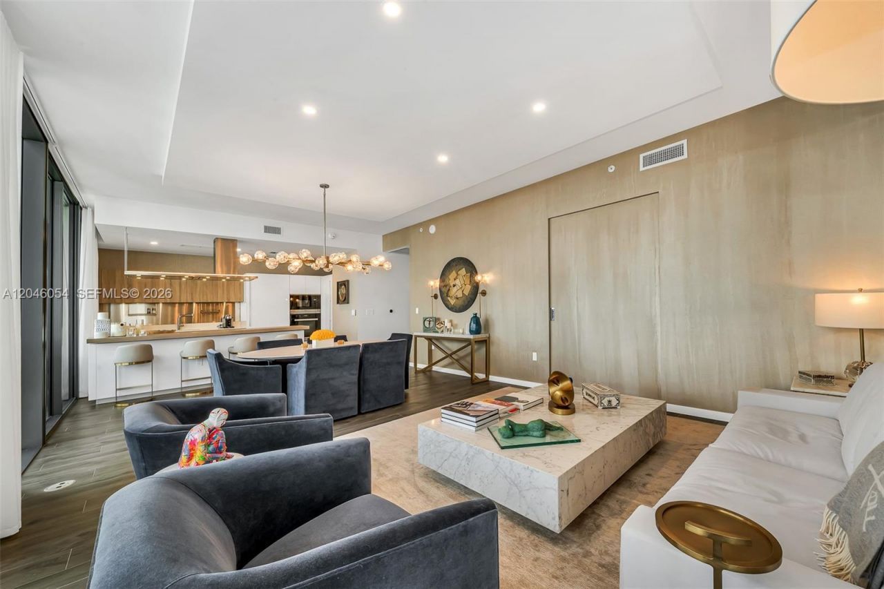 1000 Brickell Plz , Unit PH5807, Miami, FL 33131 Photo