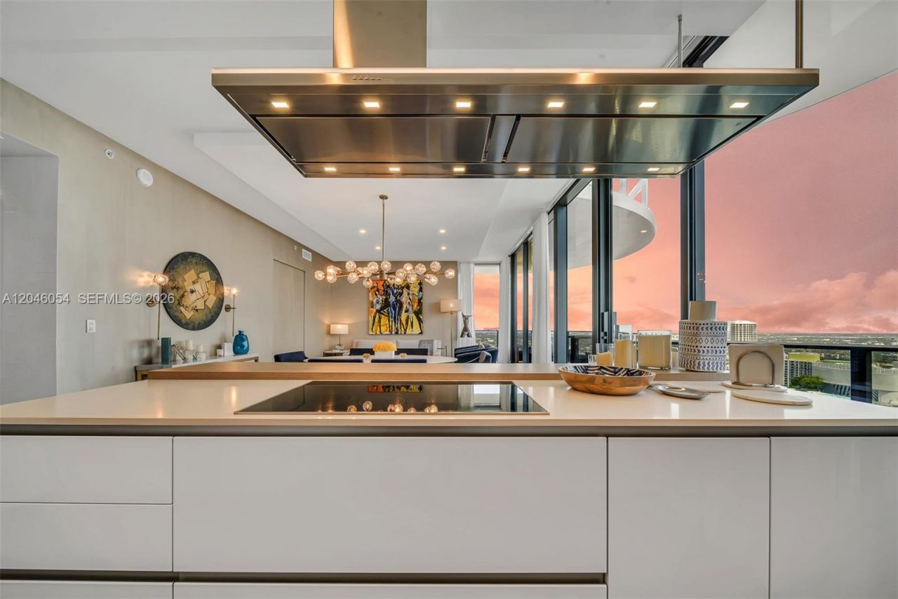 1000 Brickell Plz , Unit PH5807, Miami, FL 33131 Photo