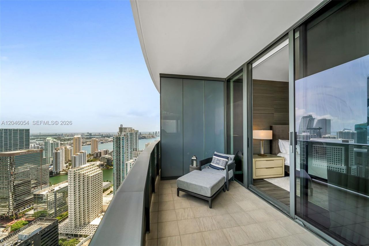 1000 Brickell Plz , Unit PH5807, Miami, FL 33131 Photo