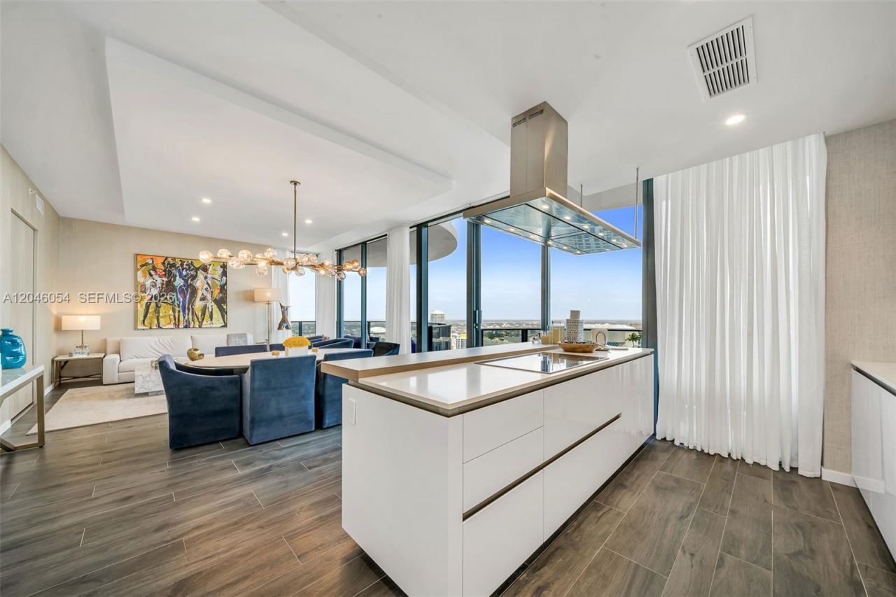 1000 Brickell Plz , Unit PH5807, Miami, FL 33131 Photo