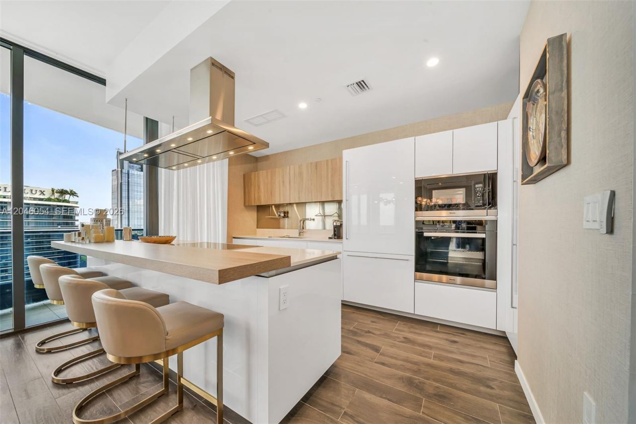 1000 Brickell Plz , Unit PH5807, Miami, FL 33131 Photo