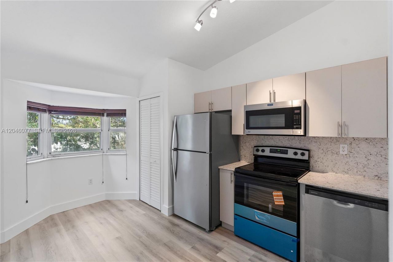 2930 SE 12th Rd , Unit 204-31, Homestead, FL 33035 Photo
