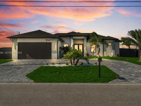 1049 Embers PKWY W, Cape Coral, FL 33993