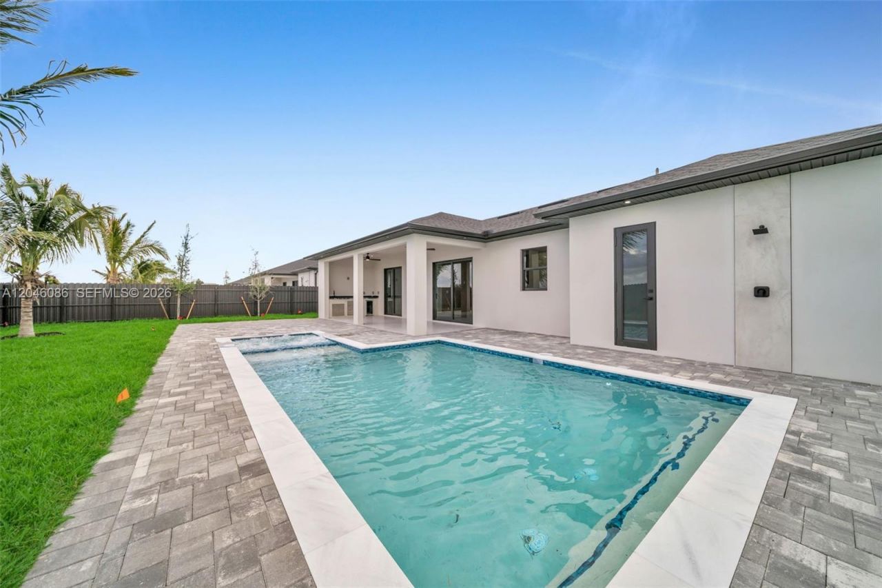 1049 Embers Pkwy W, Cape Coral, FL 33993 Photo