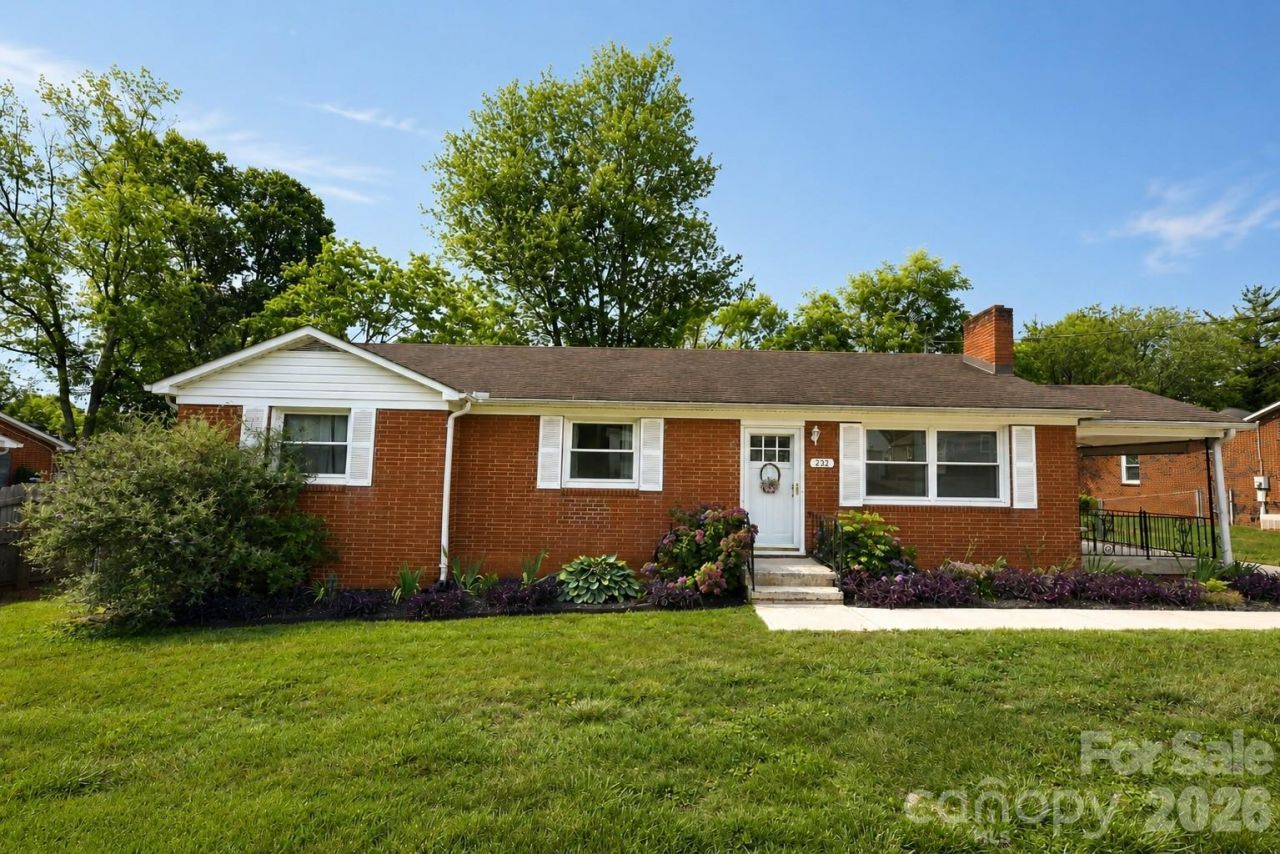 232 Hartness Road, Statesville, NC 28677 Main Photo