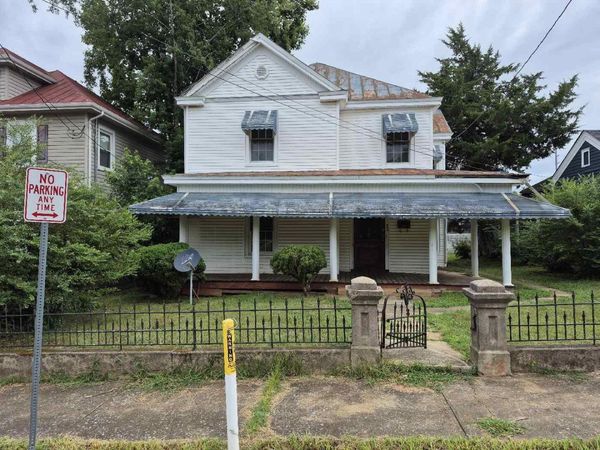 806 Stuart ST , Lynchburg, VA 24501