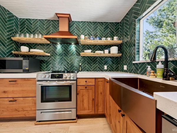 1053 Onnontioga Street, South Lake Tahoe, CA 96150