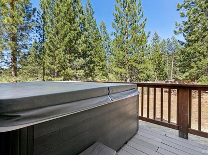 1053 Onnontioga Street, South Lake Tahoe, CA 96150 Photo