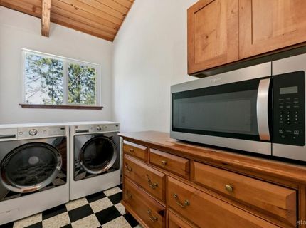 1053 Onnontioga Street, South Lake Tahoe, CA 96150 Photo
