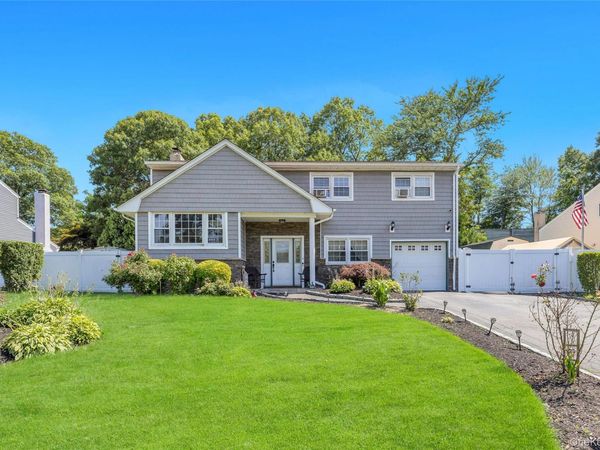 99 Schneider Lane, Hauppauge, NY 11788