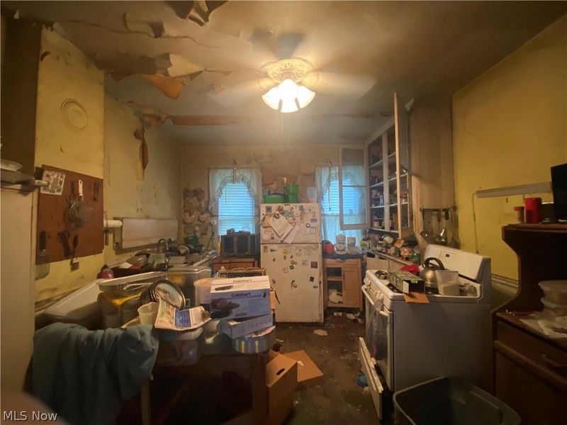 2069 W 95th Street, Cleveland, OH 44102 Photo 3