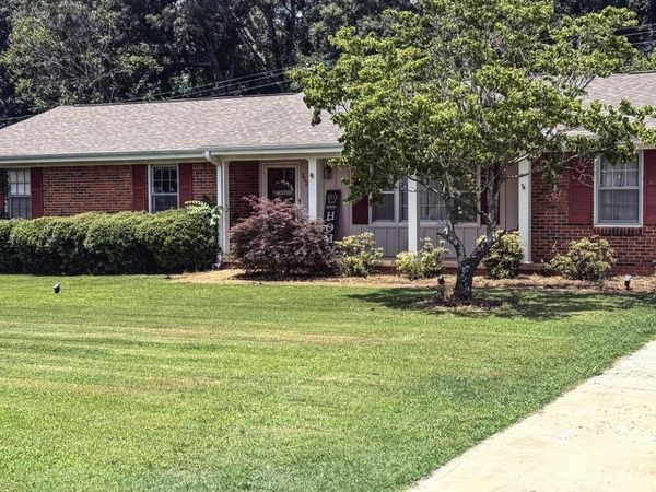 302 Maple St, Tuscumbia, AL 35674