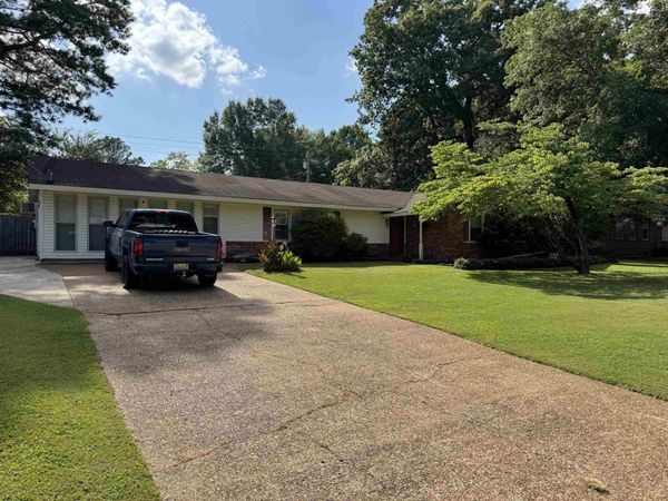 161 Patsy Dr, Florence, AL 35630
