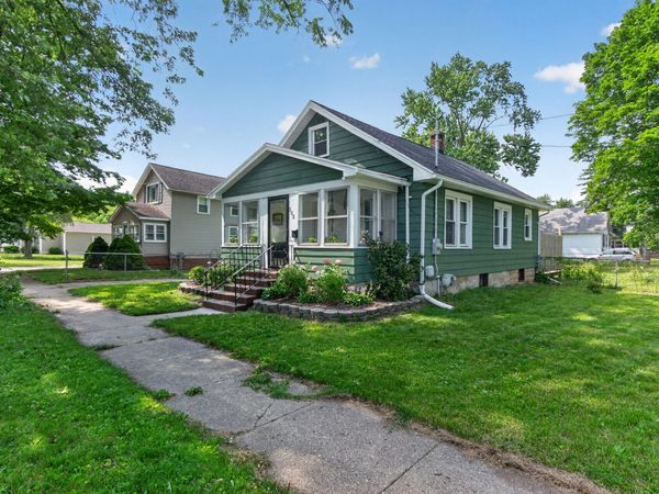 302 Hill Street, Jackson, MI 49202