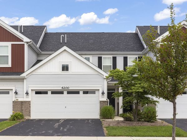 4200 Calder Lane , Aurora, IL 60504