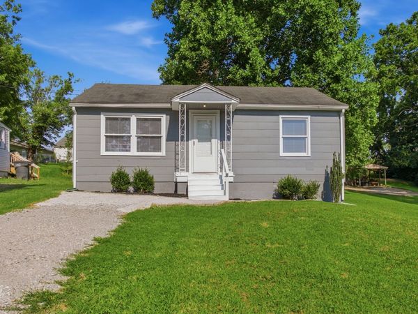 1604 S High St , Columbia, TN 38401