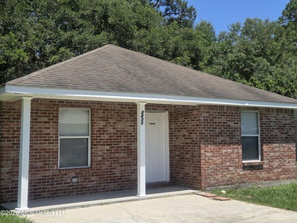 8430 Jeff Davis Drive, Bay Saint Louis, MS 39520