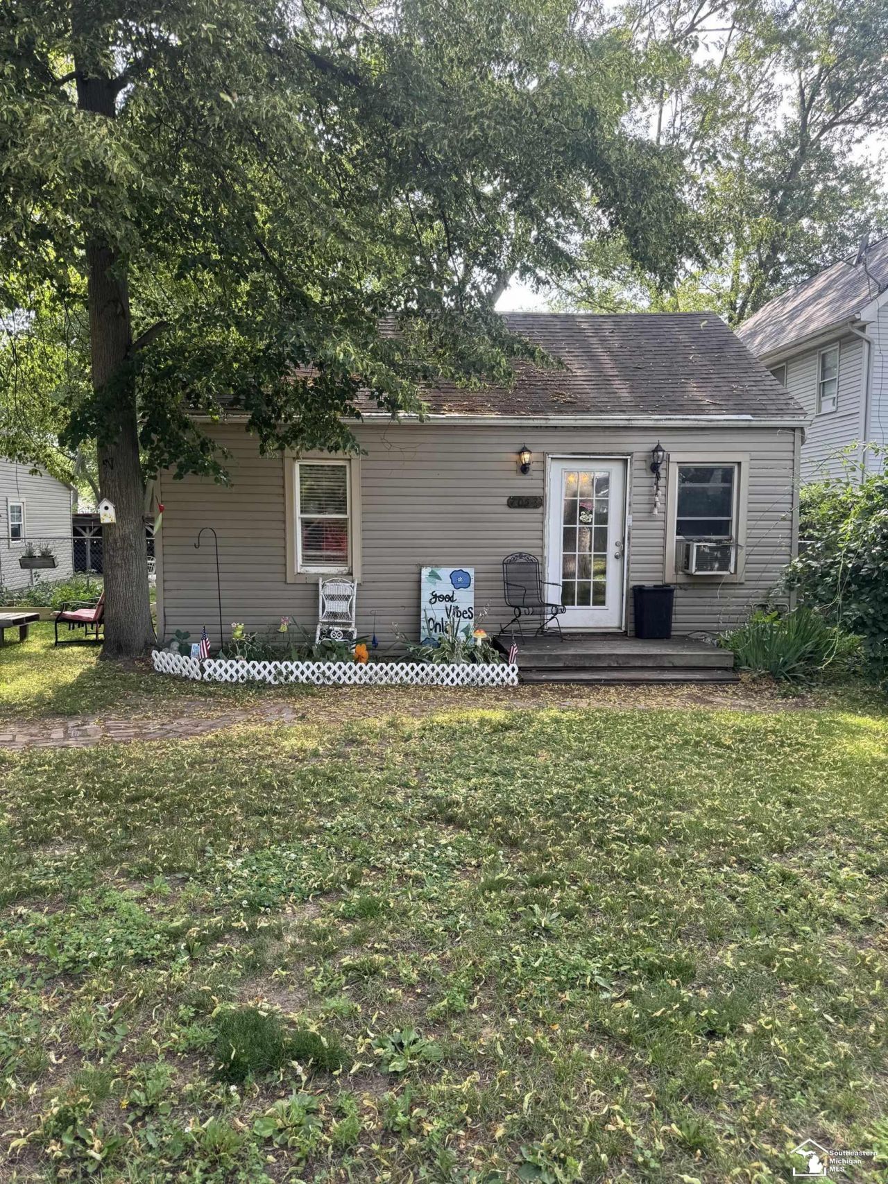 7053 Dunbar Avenue, Temperance, MI 48182 Main Photo