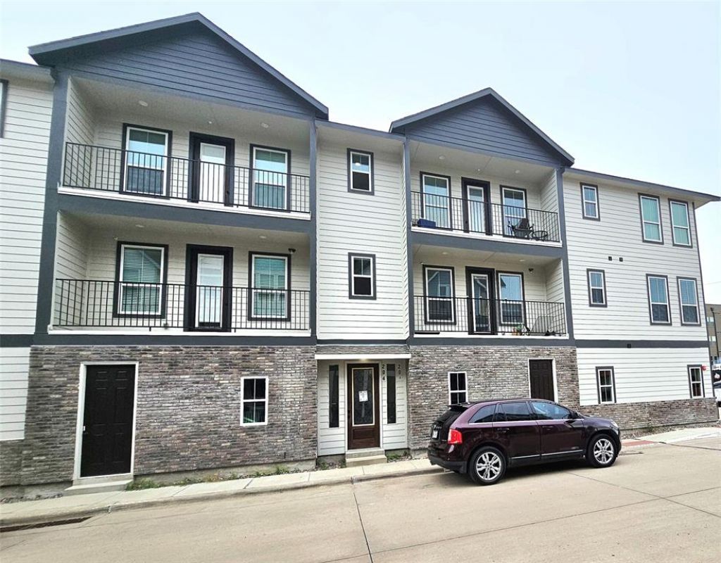 206 S Village Way, Unit 304, Lewisville, TX 75057 Main Photo