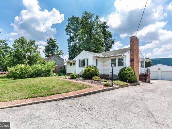 231 E HIGH STREET, NEW OXFORD, PA 17350