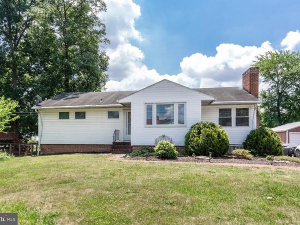 231 E HIGH STREET, NEW OXFORD, PA 17350